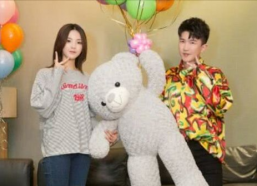 娱乐圈吃瓜背景图片高清,高清“吃瓜”图揭秘幕后真相