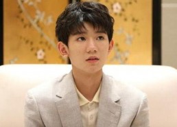 娱乐吃瓜酱王源在线观看,娱乐吃瓜酱带你领略明星魅力
