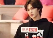 娱乐吃瓜君和七七谁赢,七七与娱乐吃瓜君巅峰对决，谁将笑到最后？